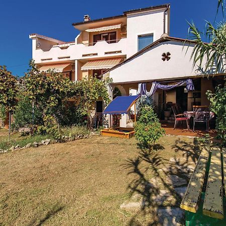 Awesome Apartment In Dinjiska With Kitchen Exterior photo